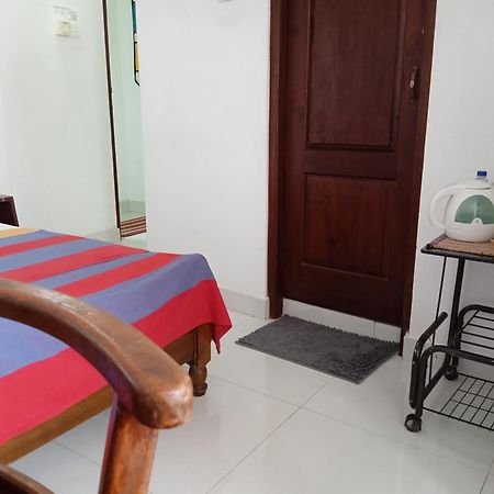 Alex Home Stay Канди Экстерьер фото