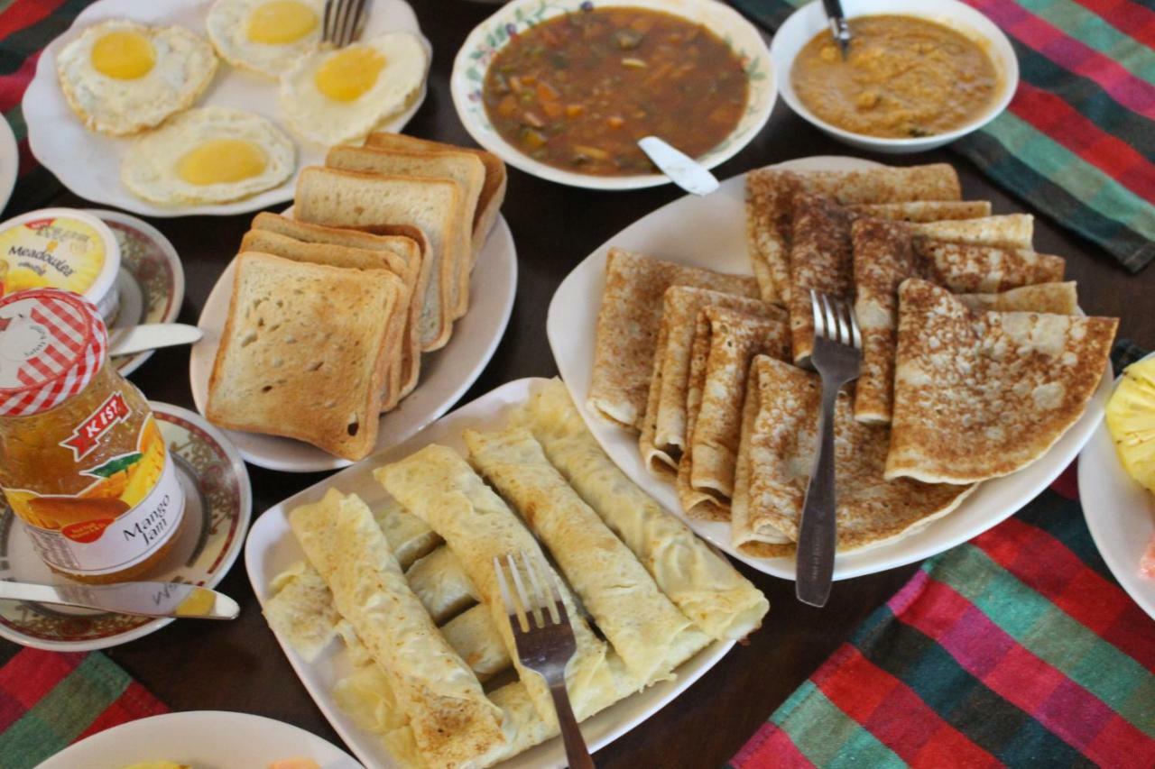 Alex Home Stay Канди Экстерьер фото