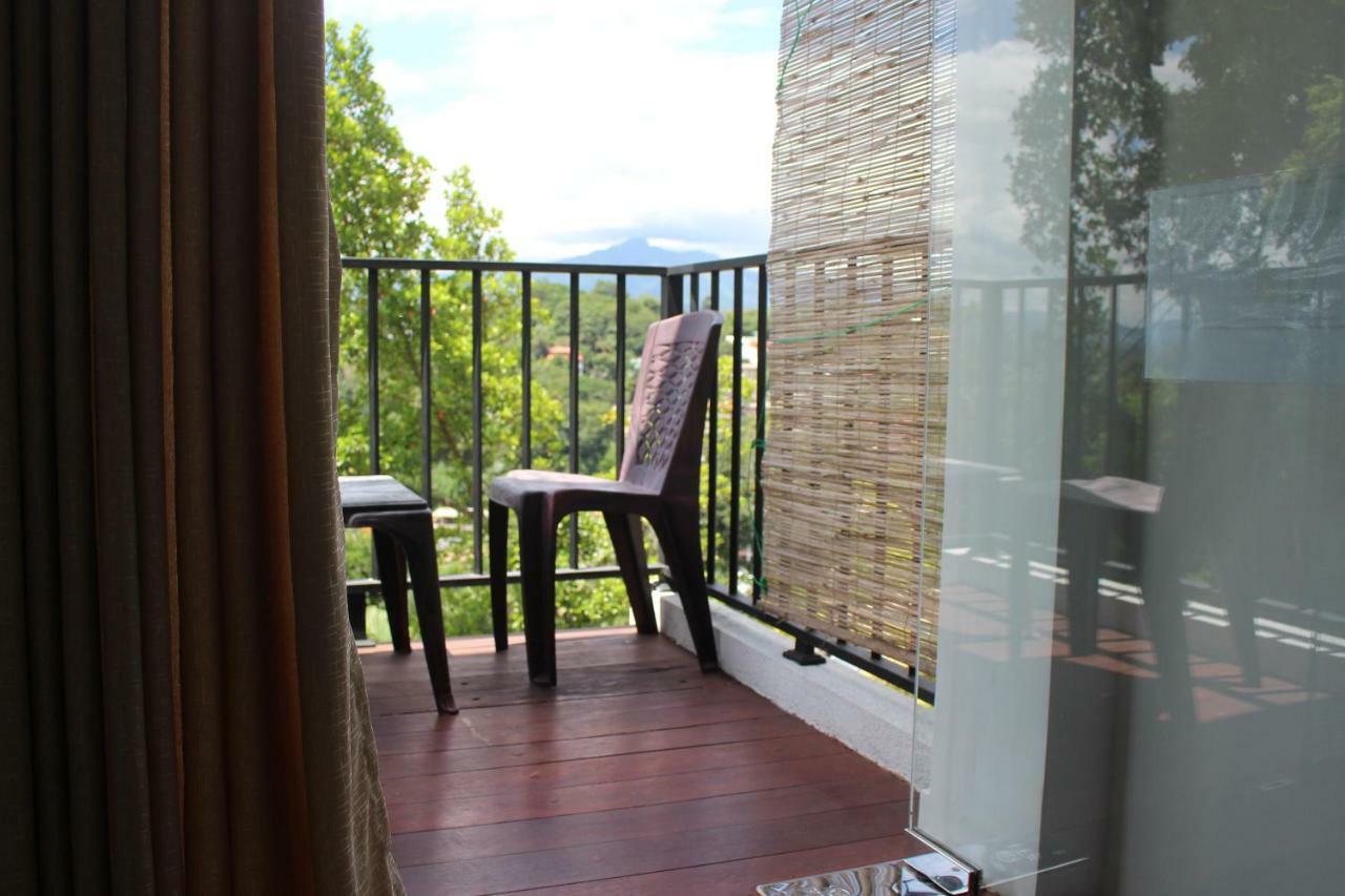Alex Home Stay Канди Экстерьер фото